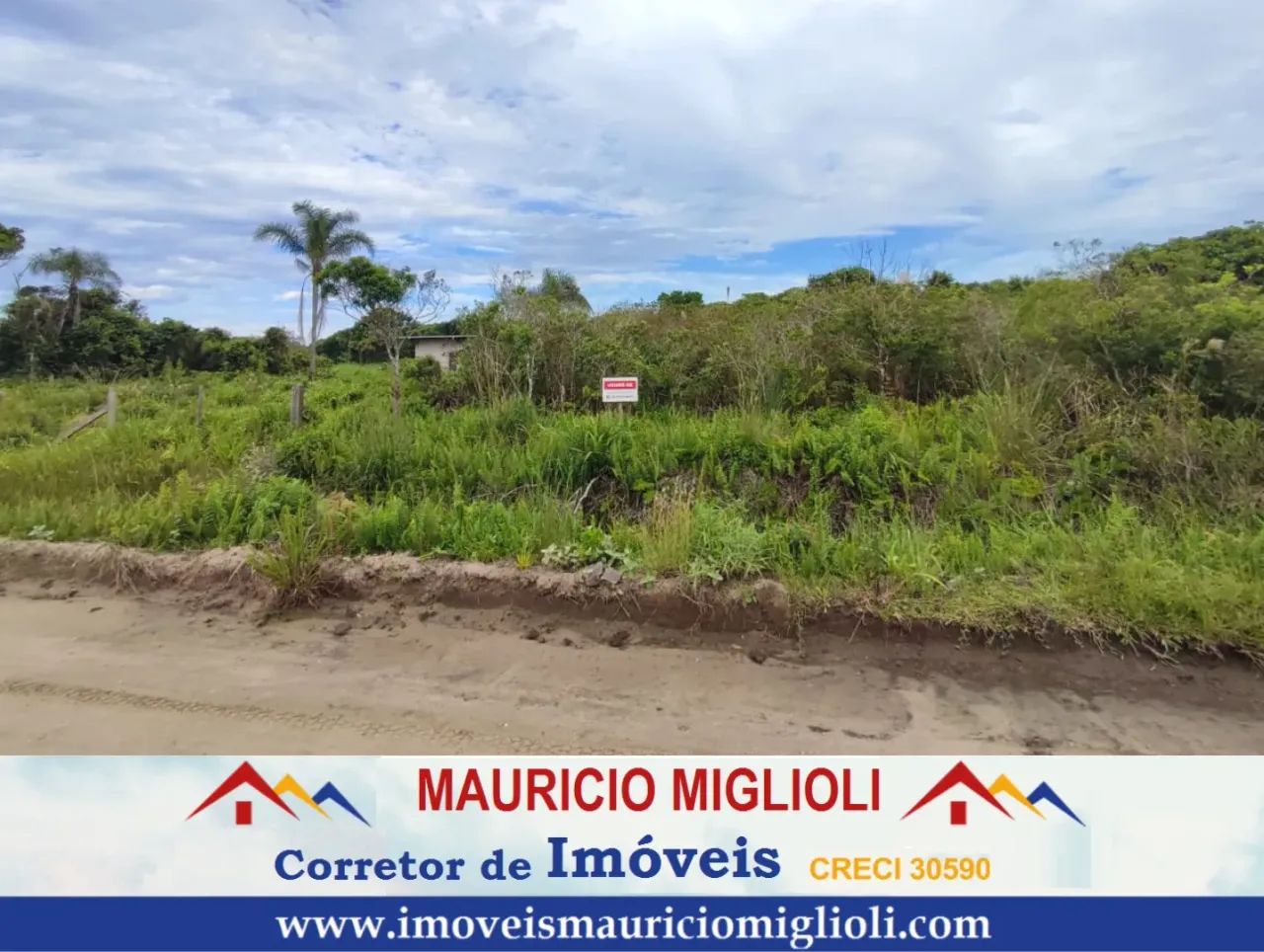 Lote limpo e próximo do mar na Praia do Ervino - Foto 3