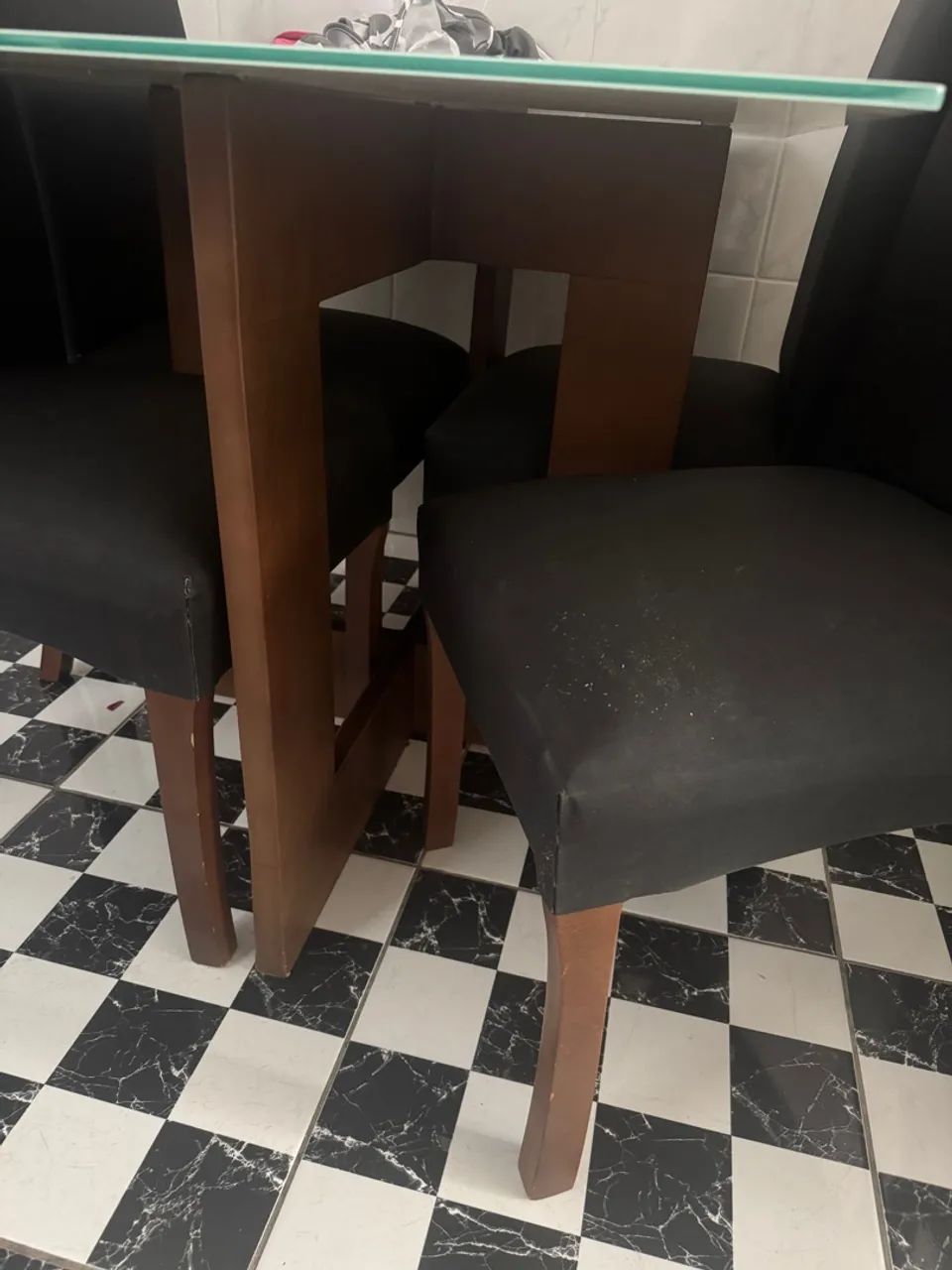 Mesa de jantar de vidro com 4 cadeiras - Foto 2