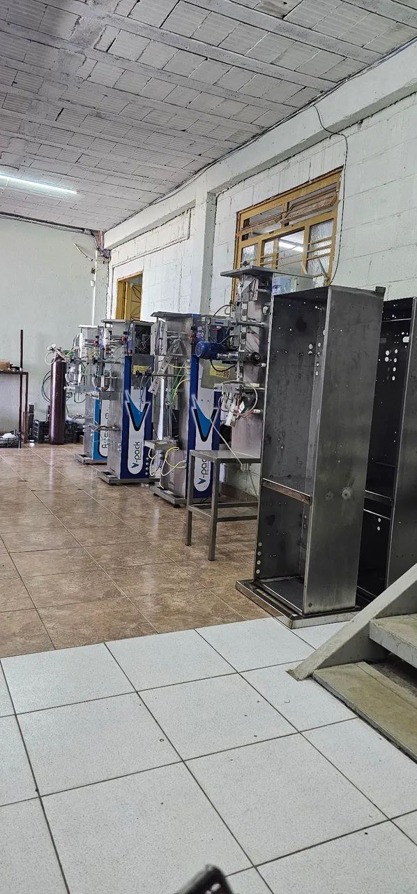 Maquina embaladora de líquidos e pastosos64304359401473120