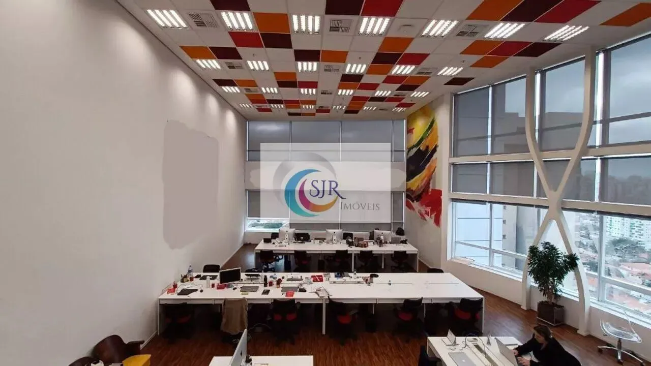 Sala Comercial de 400 m² mobiliado com 60 estações de trabalho.