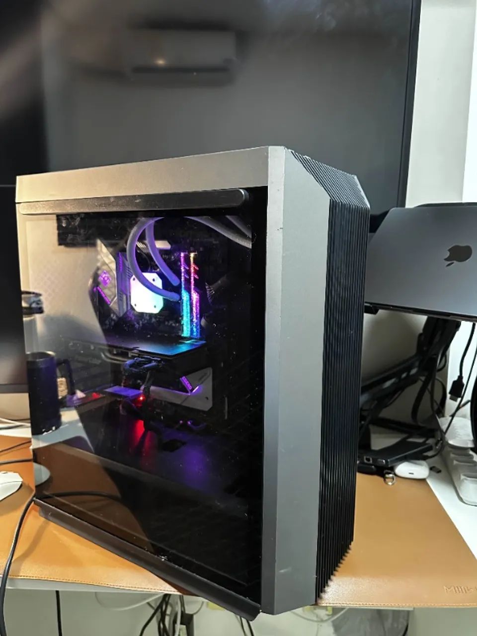 PC Gamer AMD Ryzen 5 3600, RX 5700 XT 8GB GDDR6, ASRock X570, 16GB RAM 3600Mhz com WiFi