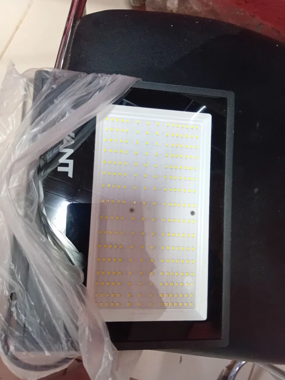 Refletor LED 100W Branco Frio - Iluminação Potente