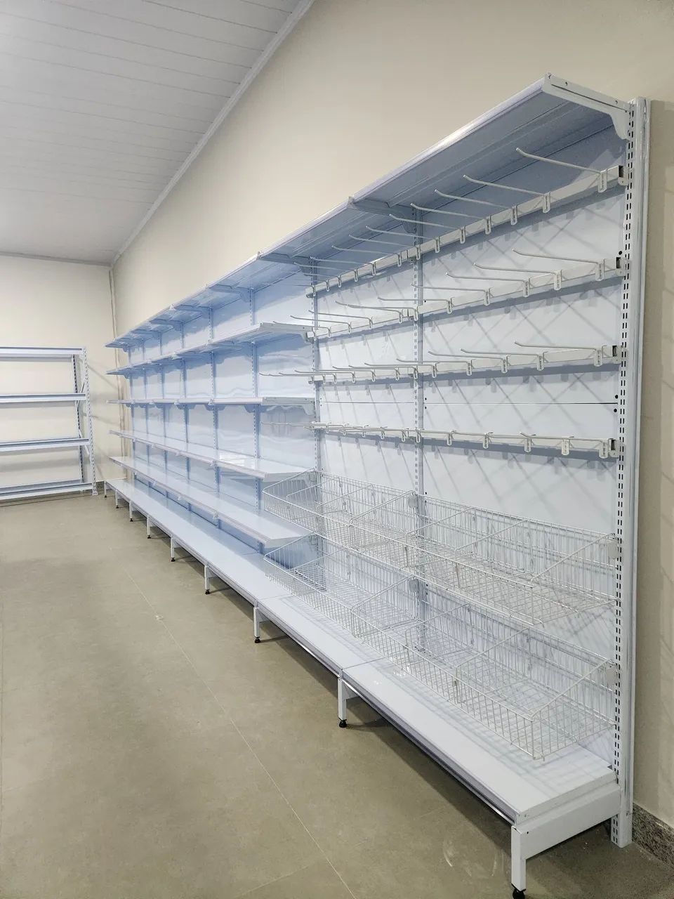 Prateleiras e Expositores para Lojas - Foto 2