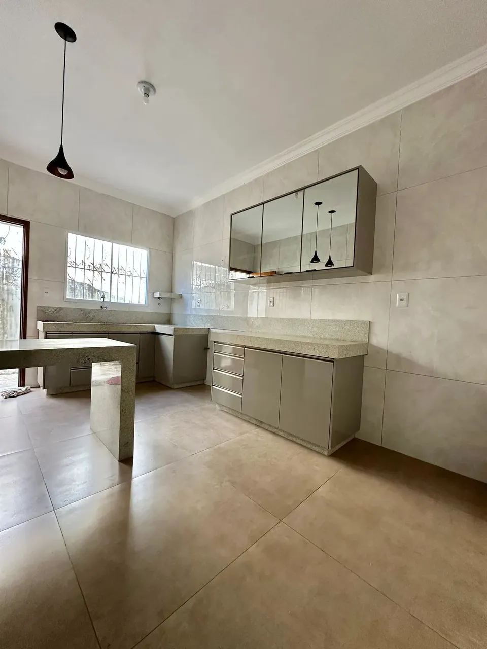 casa de 5 dormitórios no bairro Todos os Santos