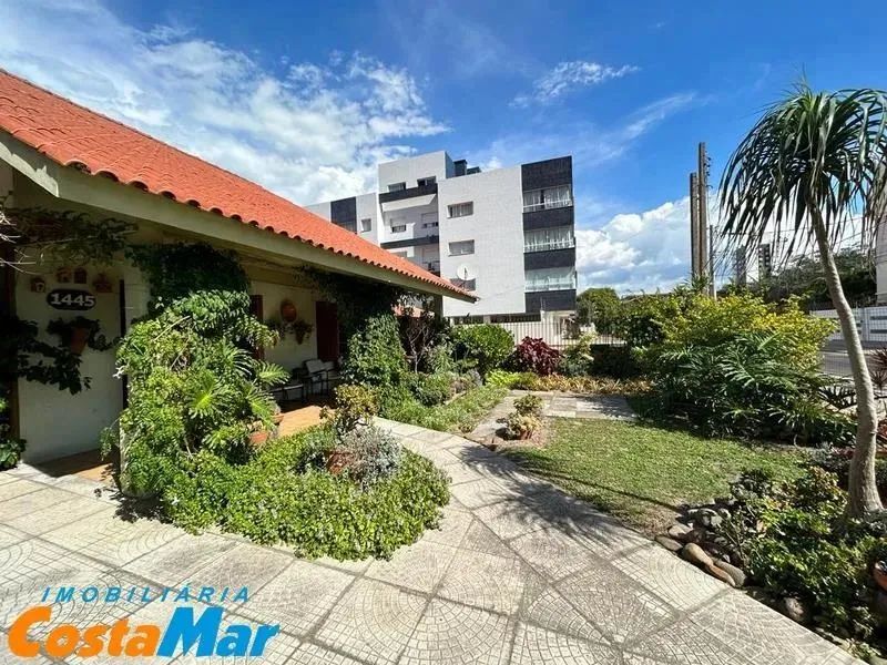 Sobrado com 04 dormitórios no centro !!!! - Foto 2