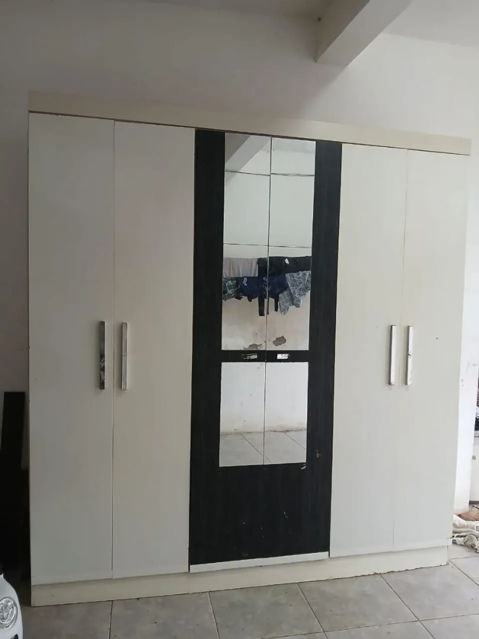 Vendo guarda-roupa no valor de 550 reais com entrega e montagem