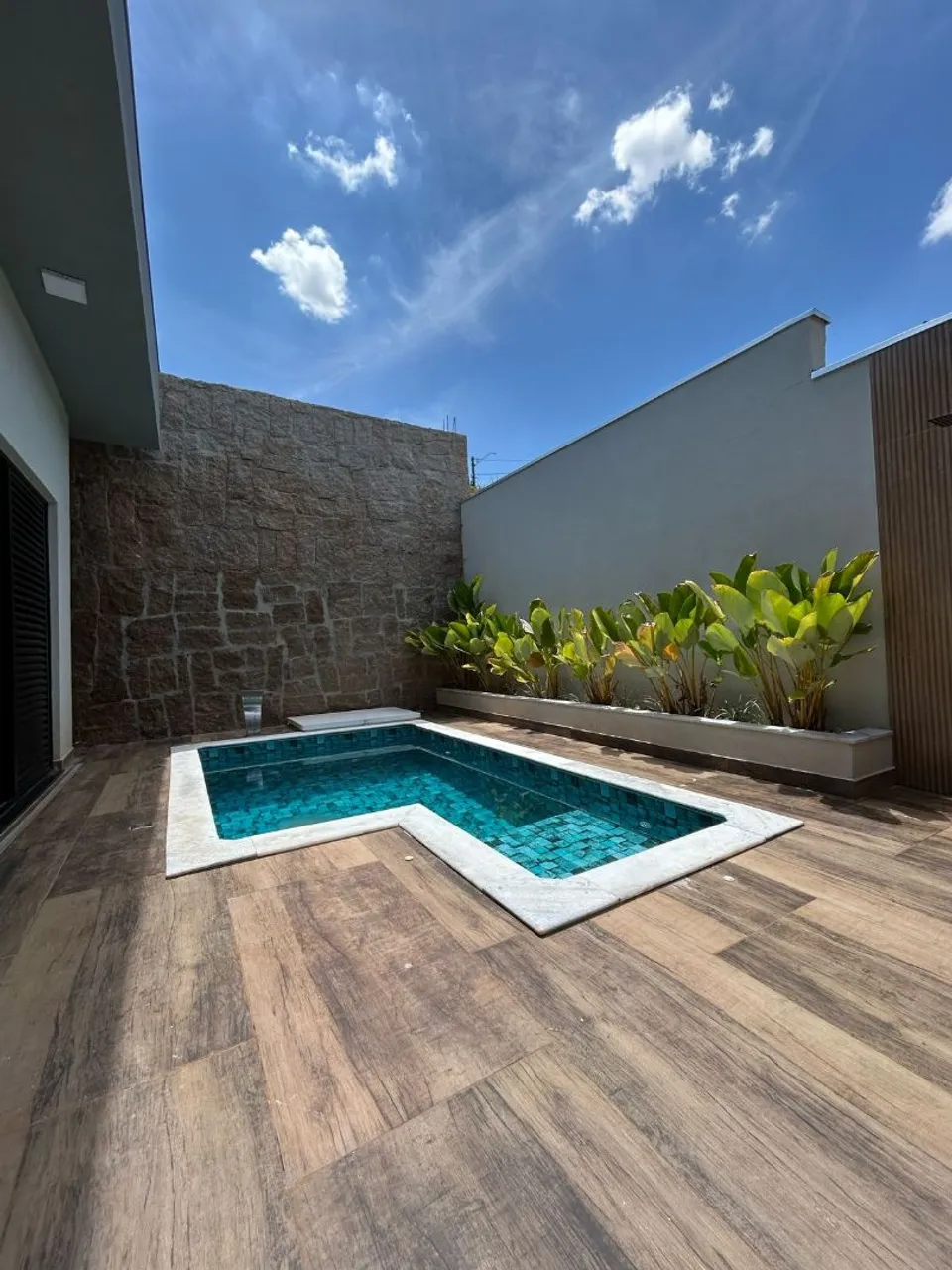 Casa em Santa Bárbara condominio Mac knight c/ piscina excelente preço