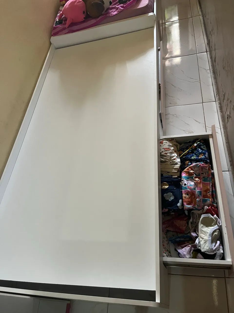 Cama de solteiro64169935585410122