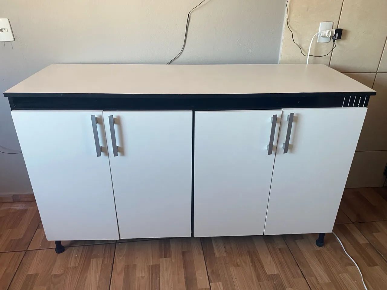 Armário de Cozinha Branco e preto com 4 portas  - Foto 4