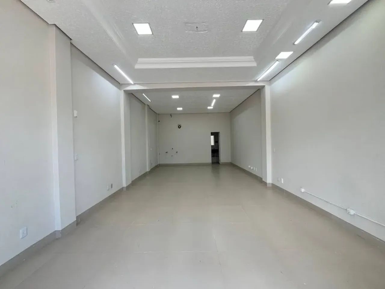Sala térrea no centro de Palmas para alugar - Foto 2