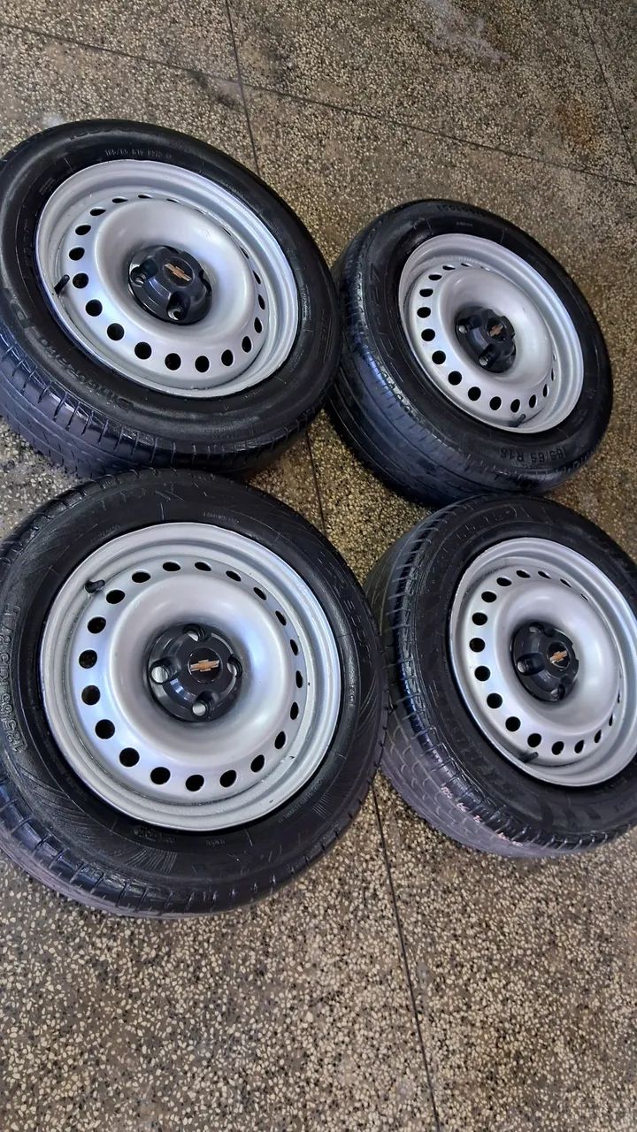 Rodas 15 gm pneus bons 