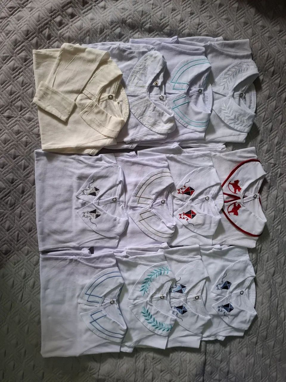 Kit Body Gola Bordada Menino/Saída Maternidade