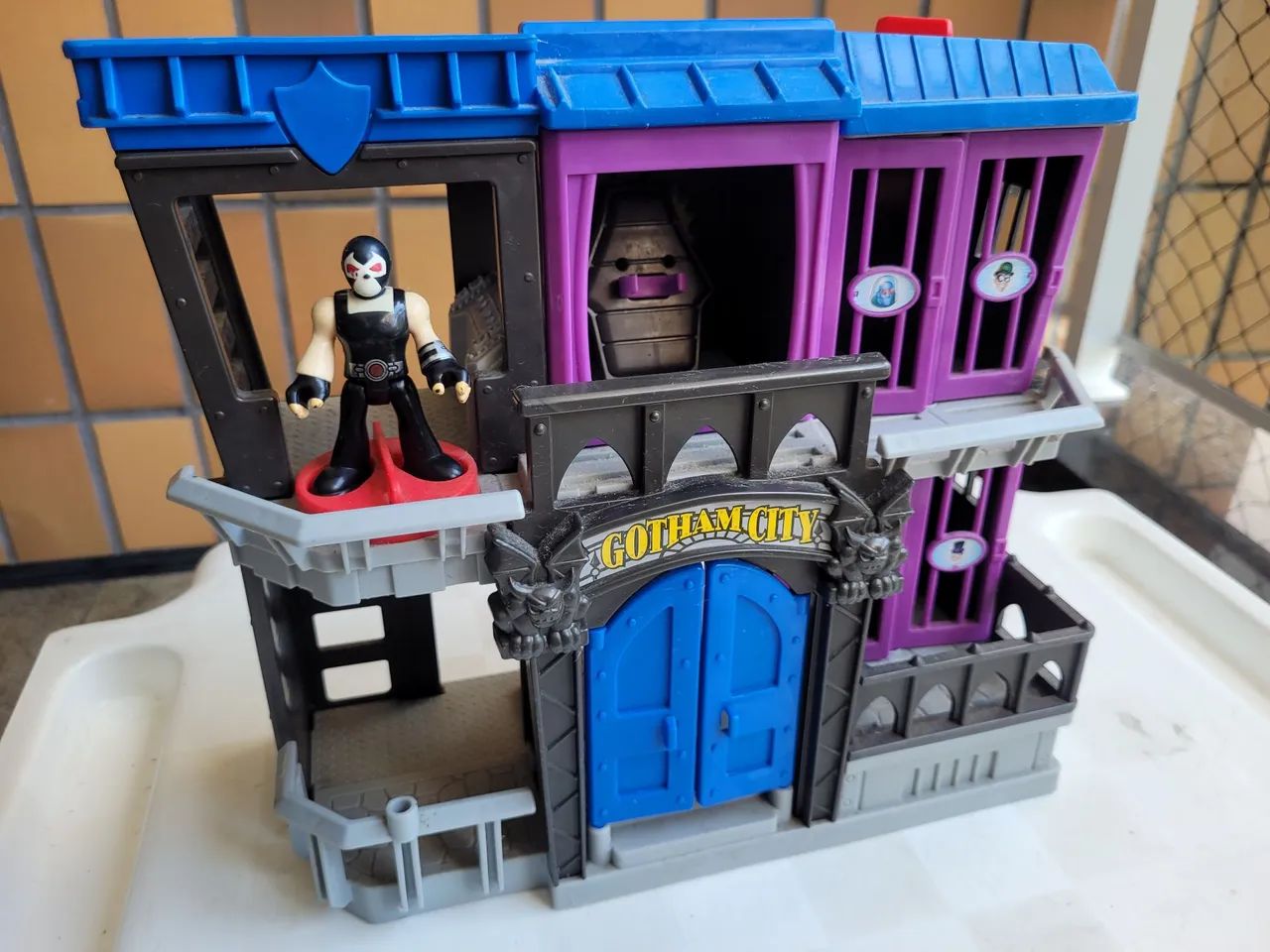 Prisão de Gotham City Imaginext - Batman - com boneco do Bane - Foto 5