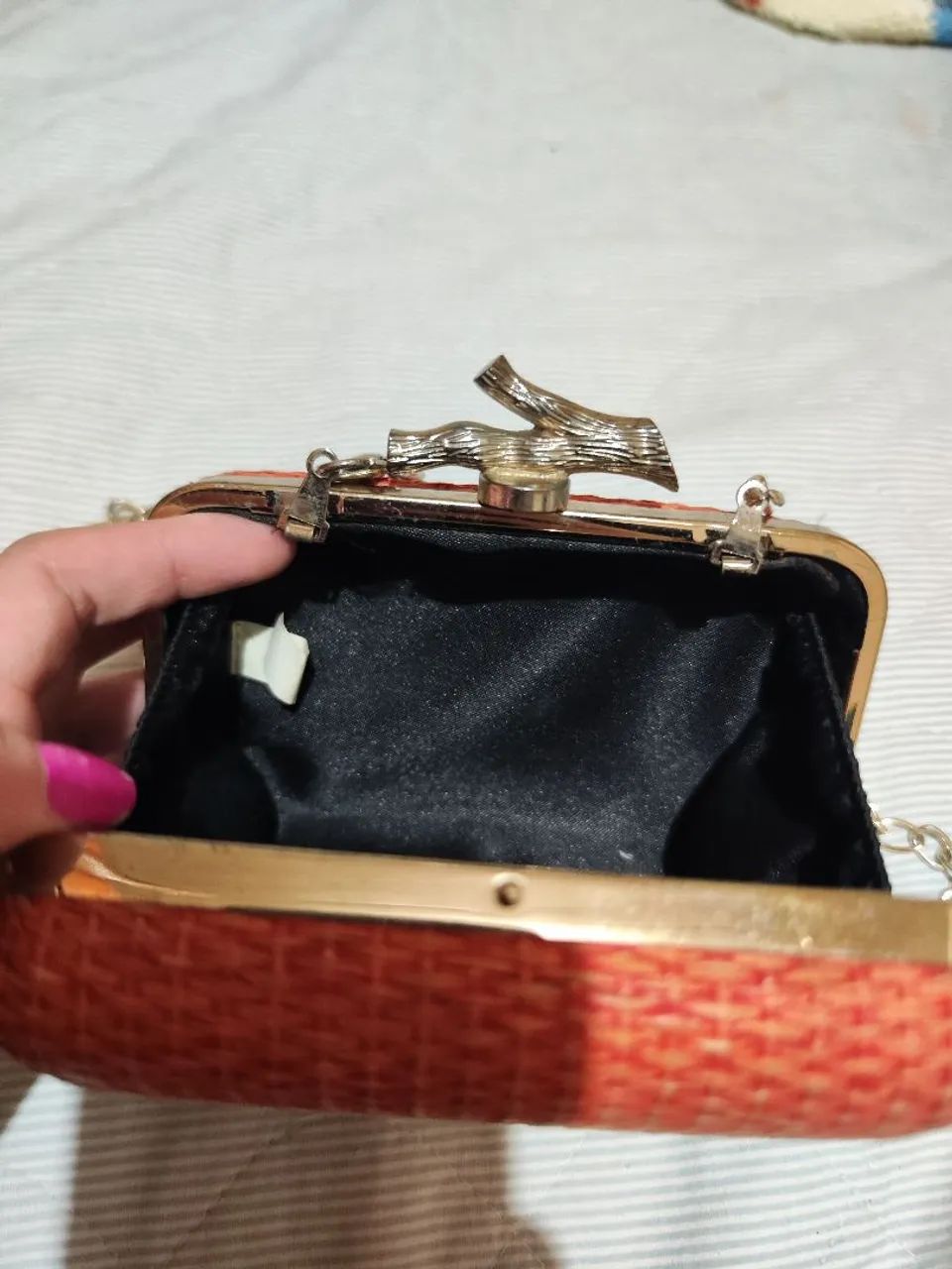 Bolsa laranja com alça de corrente - Foto 3