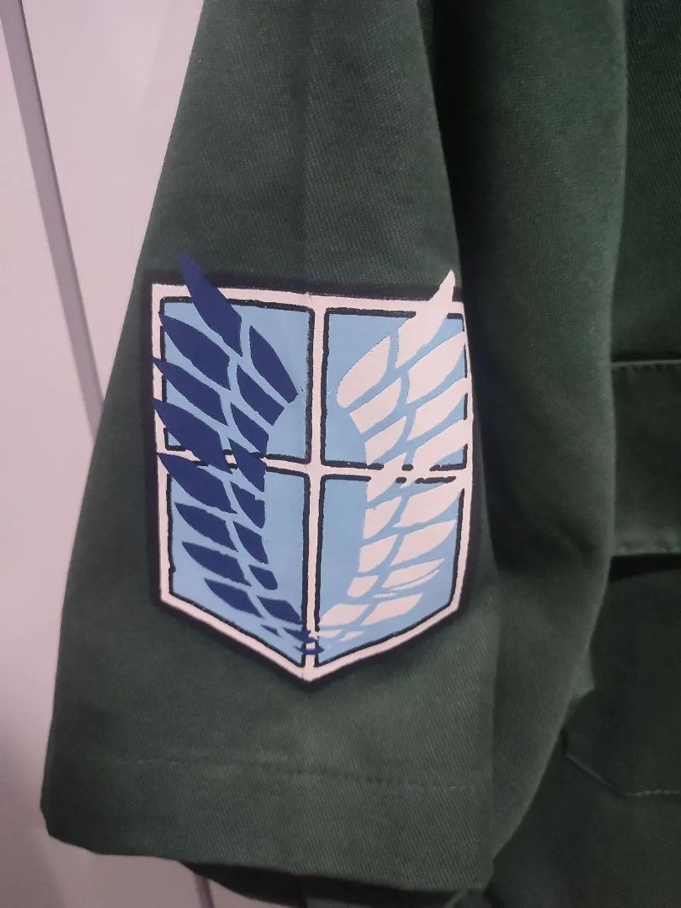 Camisa Verde Attack on Titan - Levi - Foto 5