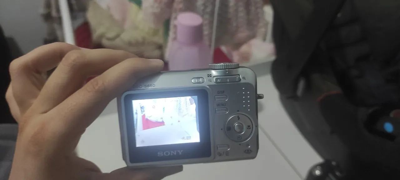 Sony Camera 7.2 Megapixels63824550614657122
