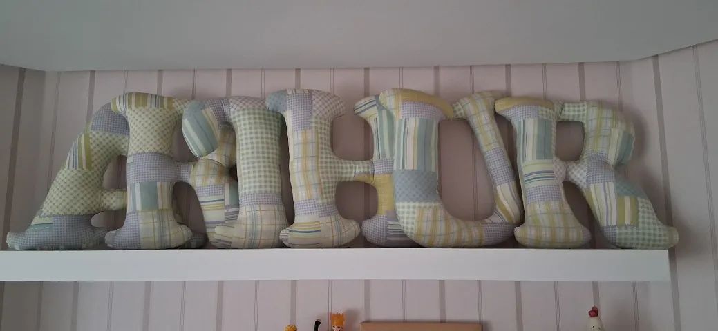Almofadas personalizadas para quarto de bebê