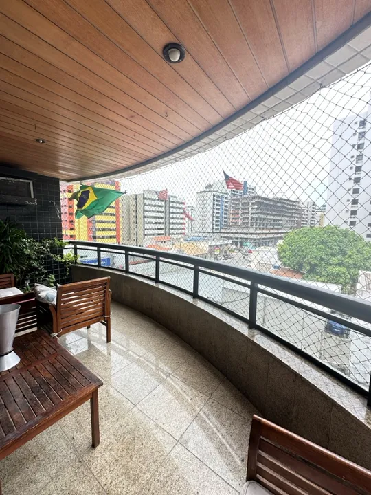 Apartamento à venda na ponta verde