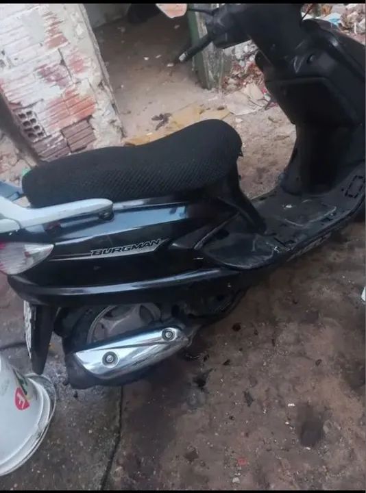 Scooter Suzuki 125 troco por carro  - Foto 2