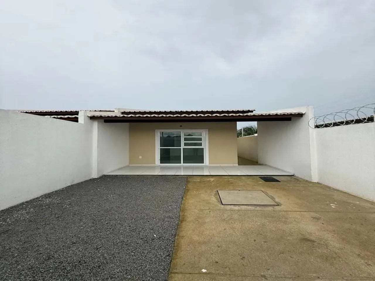 CASA COM EXCELENTE LOCALIZAÇÃO NO BAIRRO GERERAU - ITAITINGA