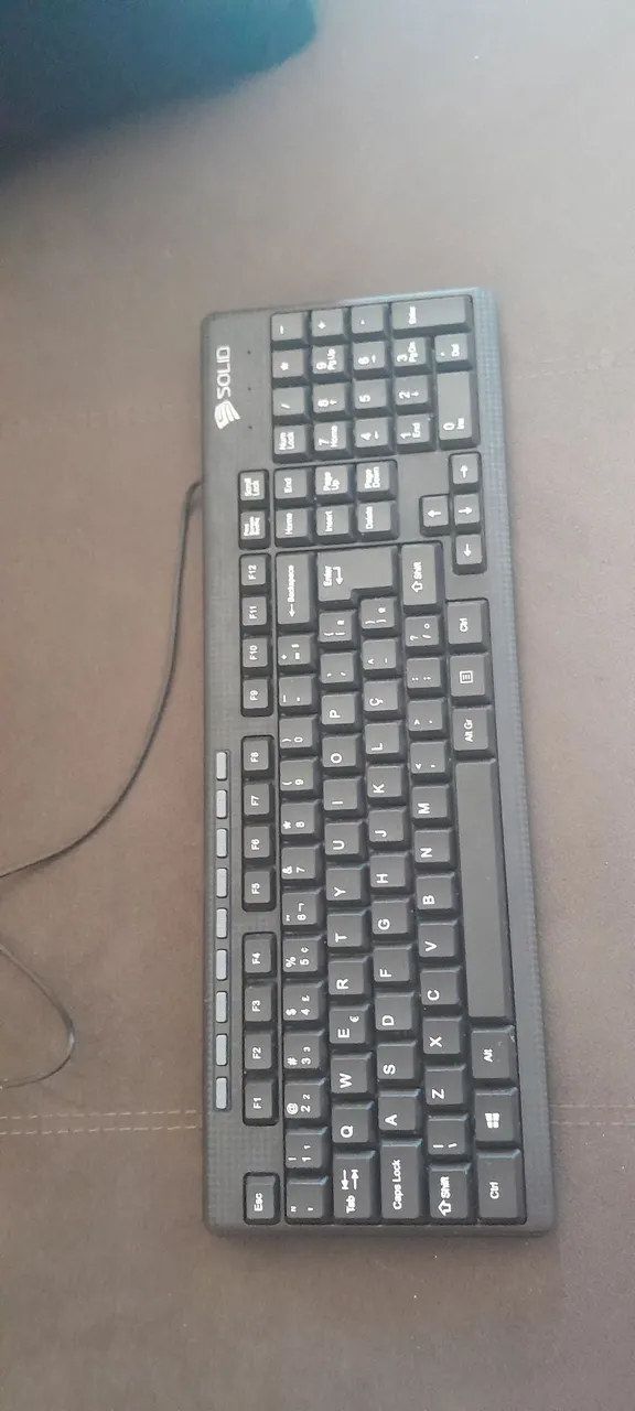 TECLADO COM FIO - ENTRADA USB