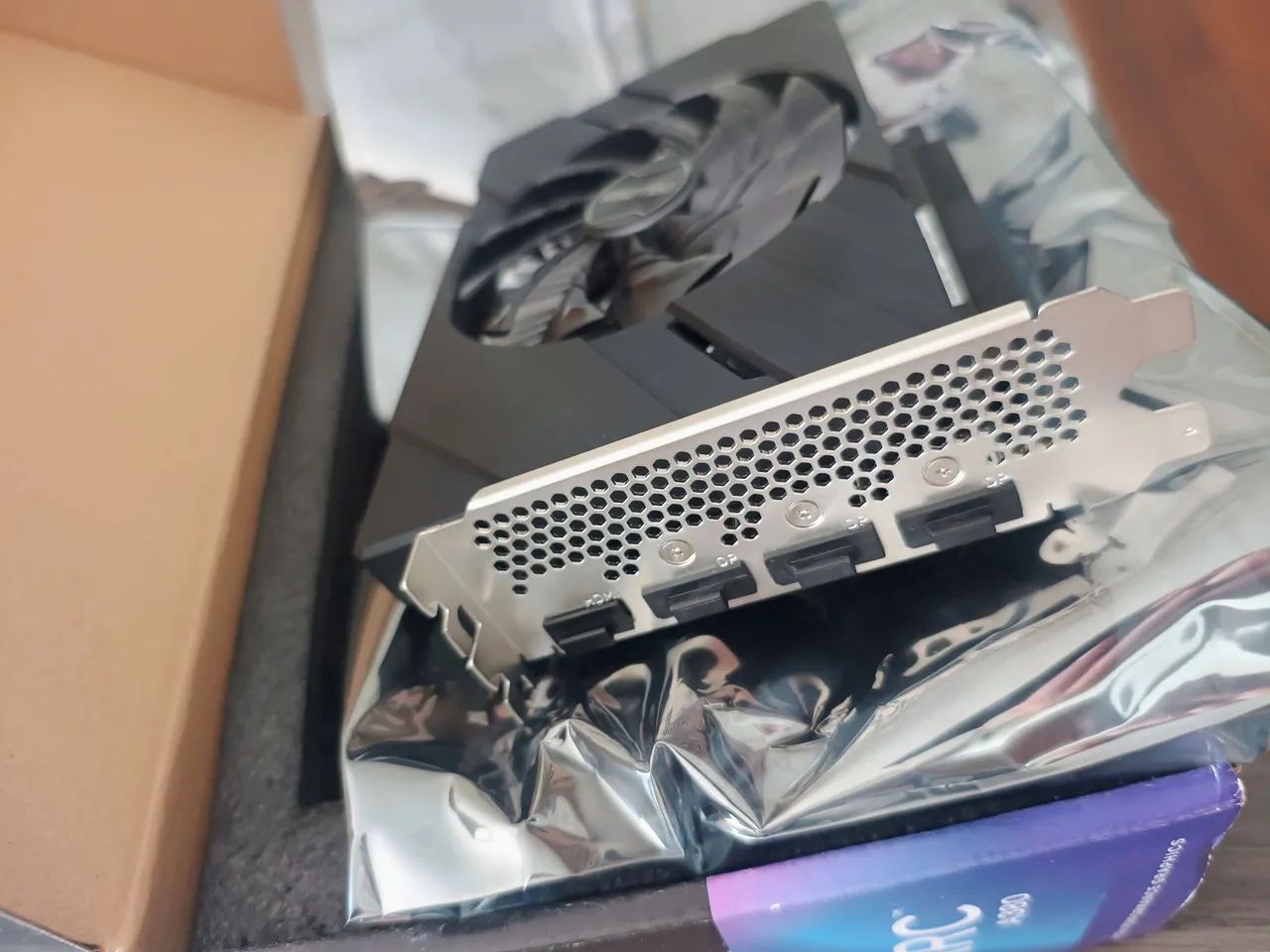 Intel Arc A380 Challenger ITX ASrock nunca usada - Foto 6