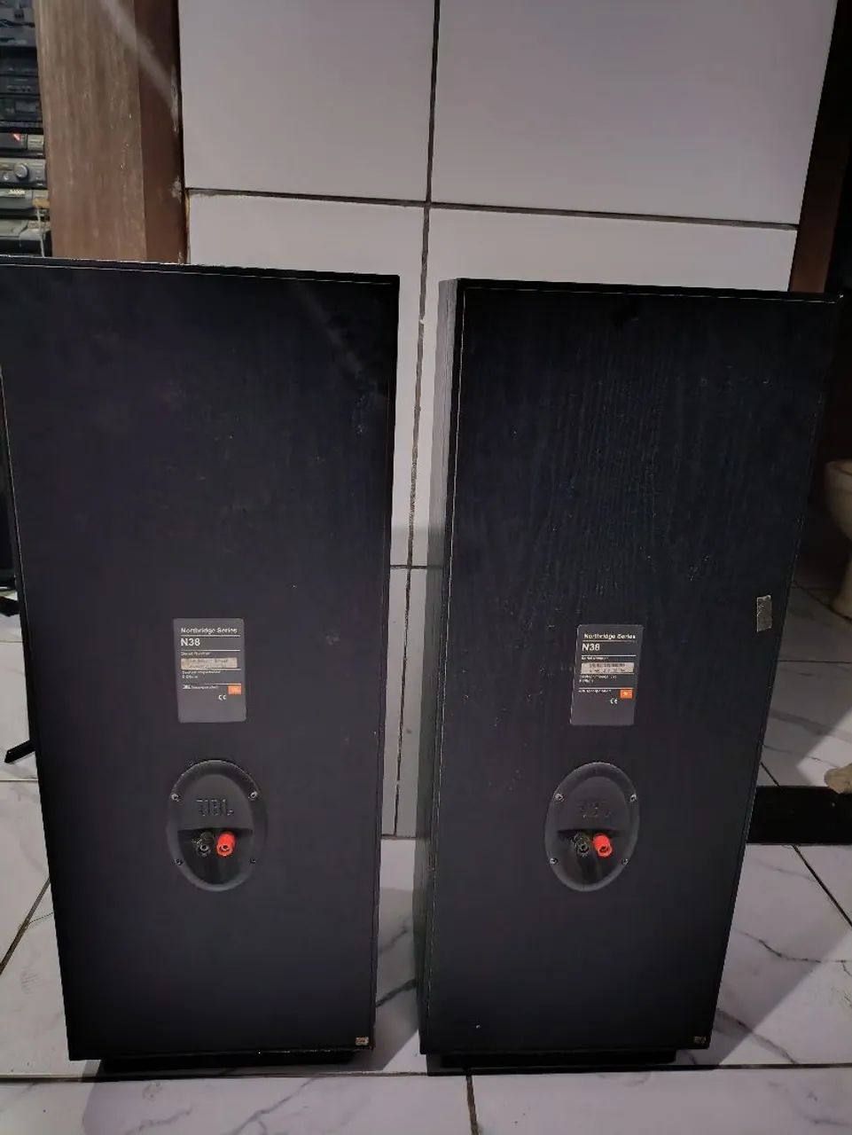 Par de Caixas Acústicas JBLn38 8 ohms semi nova - Foto 4