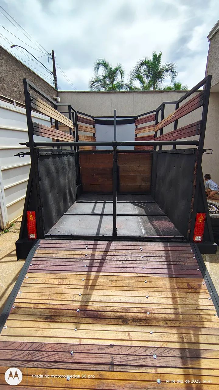 Treiler carretinha transportes de animais  - Foto 6