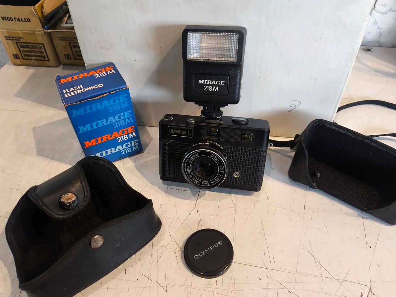 Câmera analógica Olympus 35 - trip com flash mirage. VINTAGE