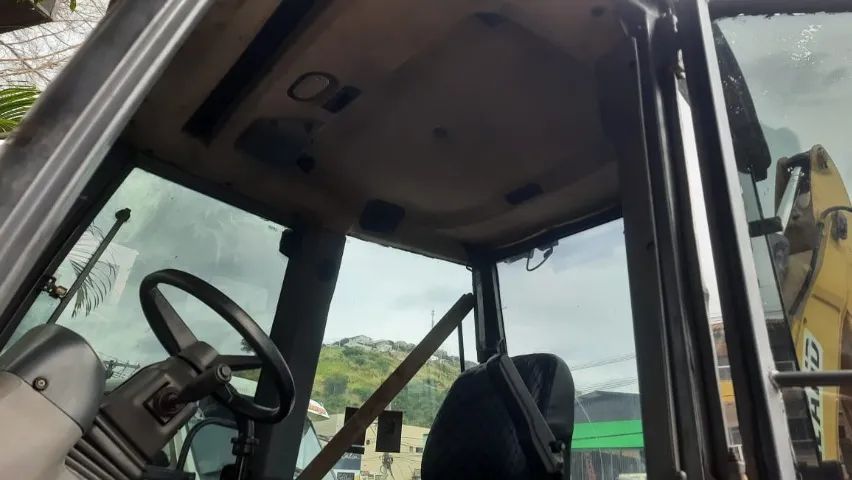 Retroescavadeira New Holland B90B ano 2011, 4x4, cabinada com ar condicionado - Foto 5