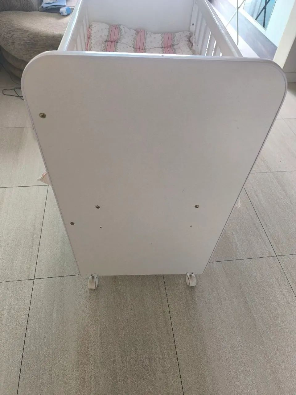 Mini berço com lateral retrátil  - Foto 4