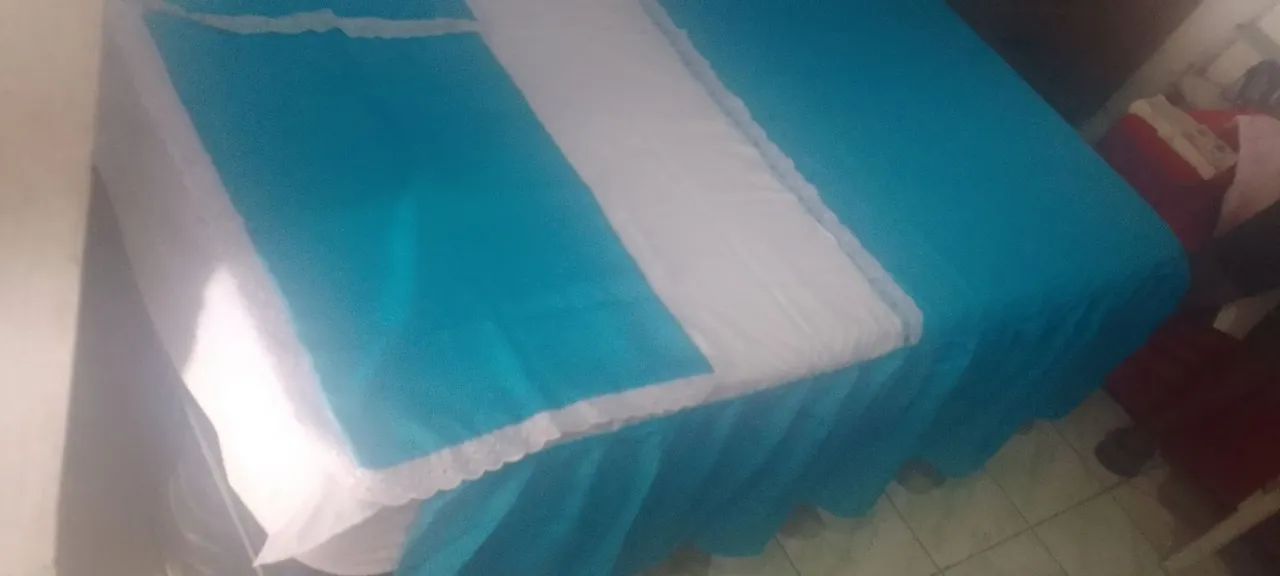 Jogo de Cama Casal Azul Turqueza com Renda - Foto 3