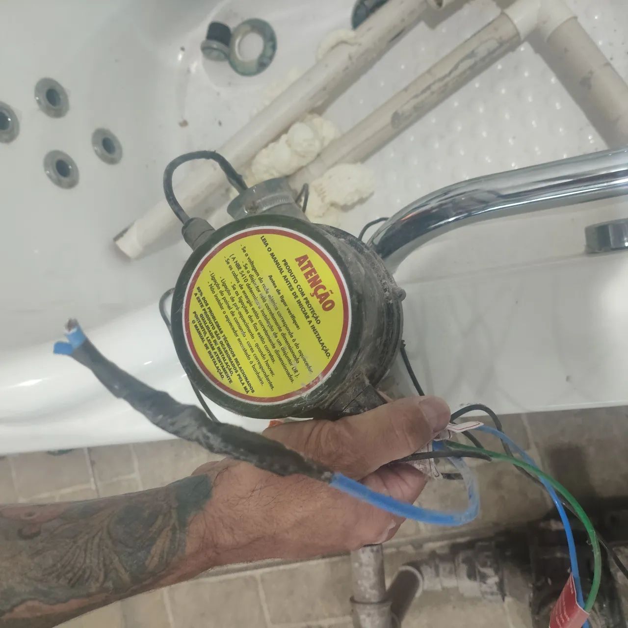 Bathtub64960465092099121
