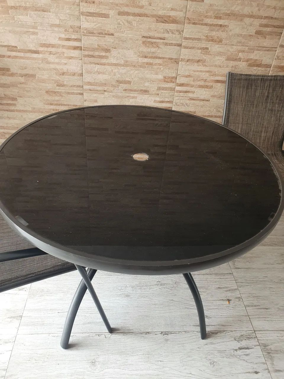 Conjunto de Mesa e Cadeiras + ombrelone para área externa e piscina  - Foto 5