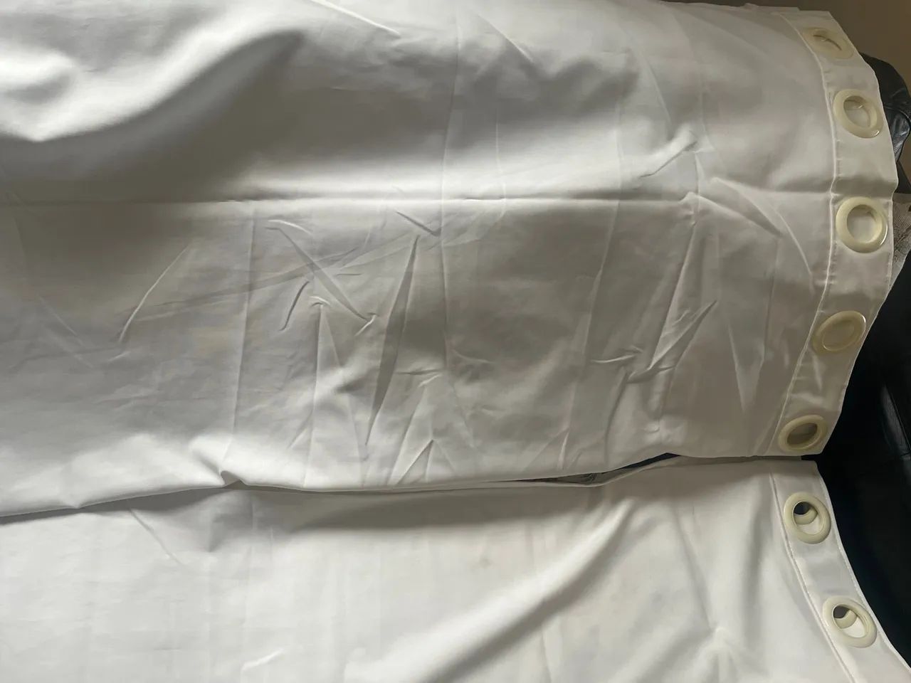 Cortinas Off-White com Ilhós