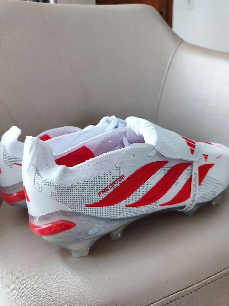 CHUTEIRA ADIDAS PREDATOR 41 - Foto 3