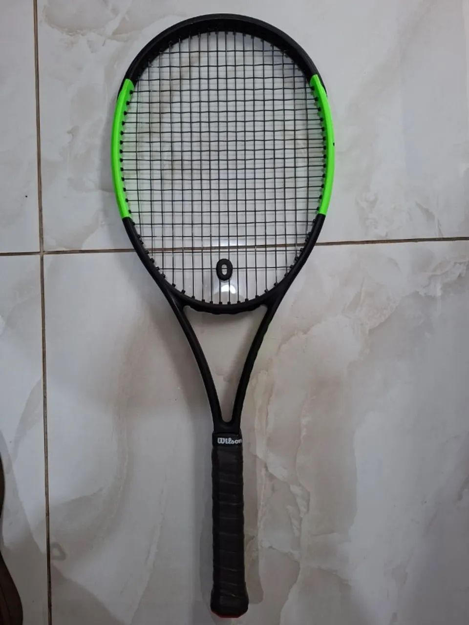 Raquete de Tênis Wilson Blade V7 - Esportes de Quadra e Ao Ar