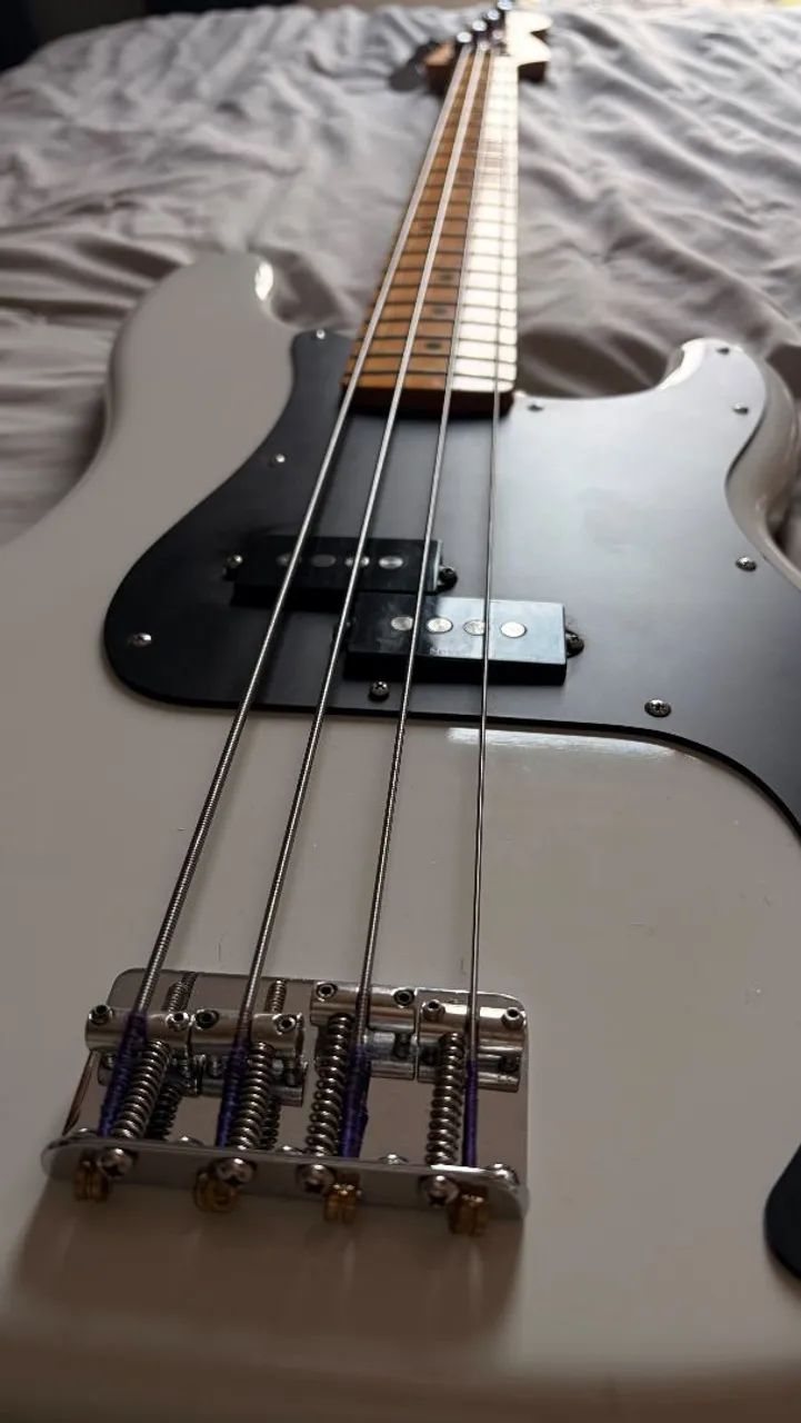 Baixo Fender Precision - Foto 2