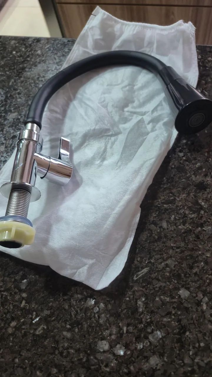 Vendo torneira flexível de bancada  - Foto 4