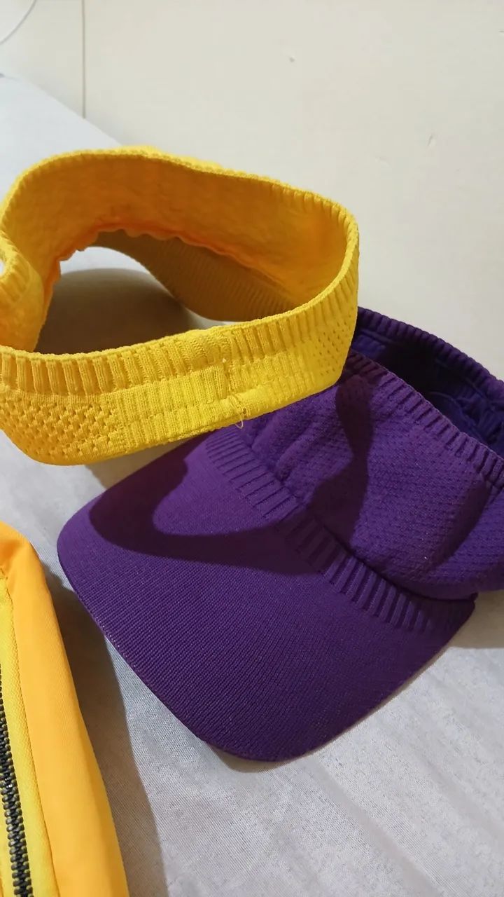 Kit com 2 Viseiras + Pochete Amarela - Foto 3