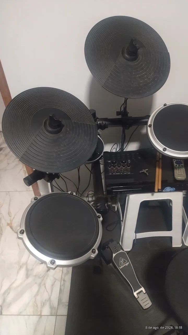 Bateria Eletrônica Behringer. - Foto 2