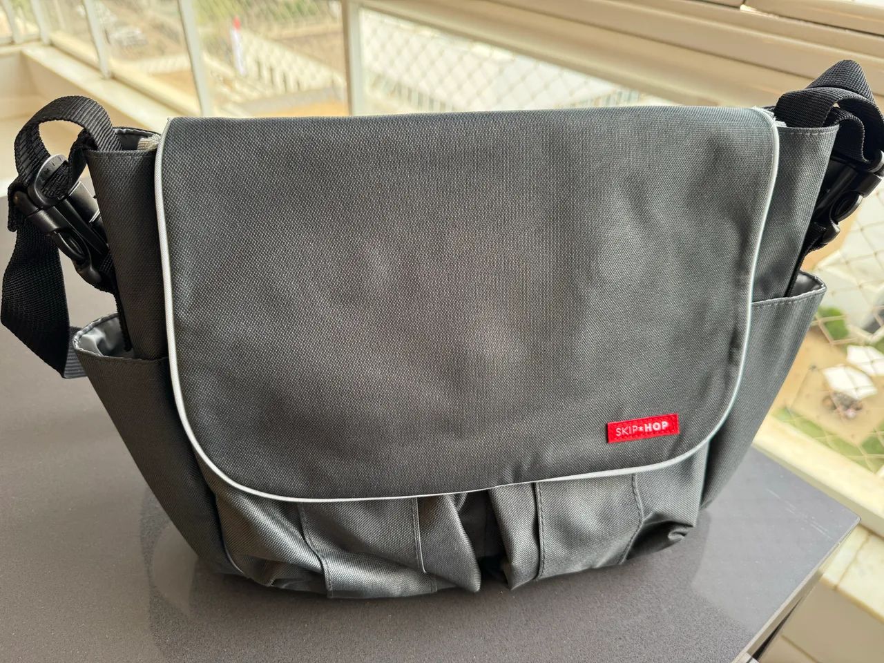 Bolsa Maternidade Skip Hop Cinza Chumbo