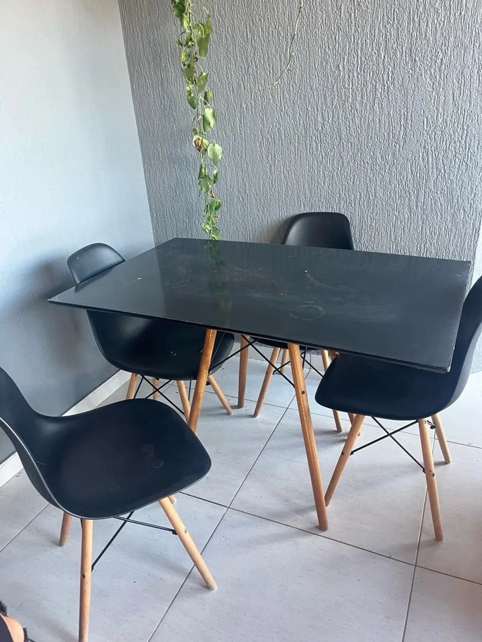 Mesa 4 cadeiras preta Eames Eiffel retangular  - Foto 2