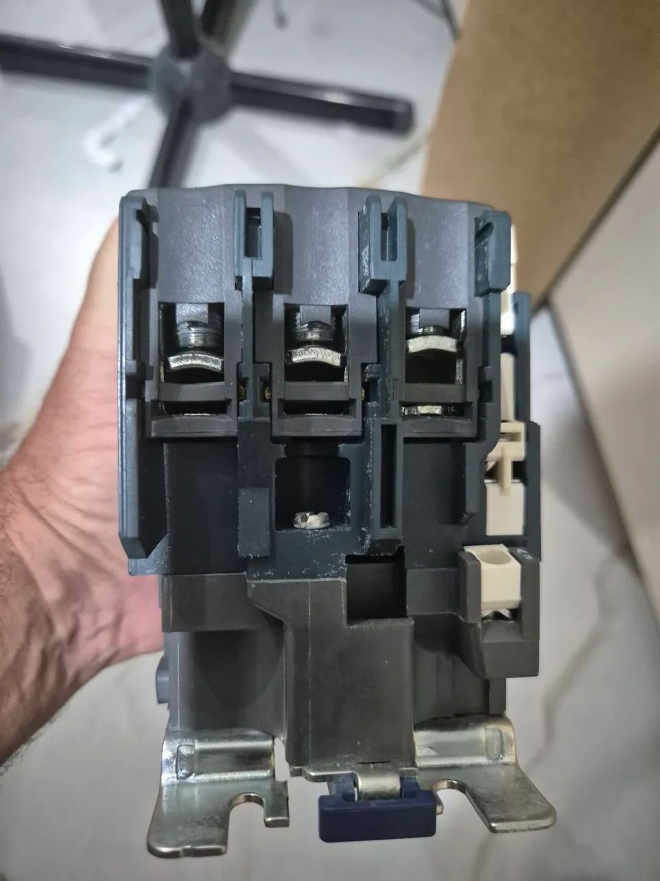 Contator tripolar Schneider lc1d80, 220v, novo, fora da embalagem  - Foto 2