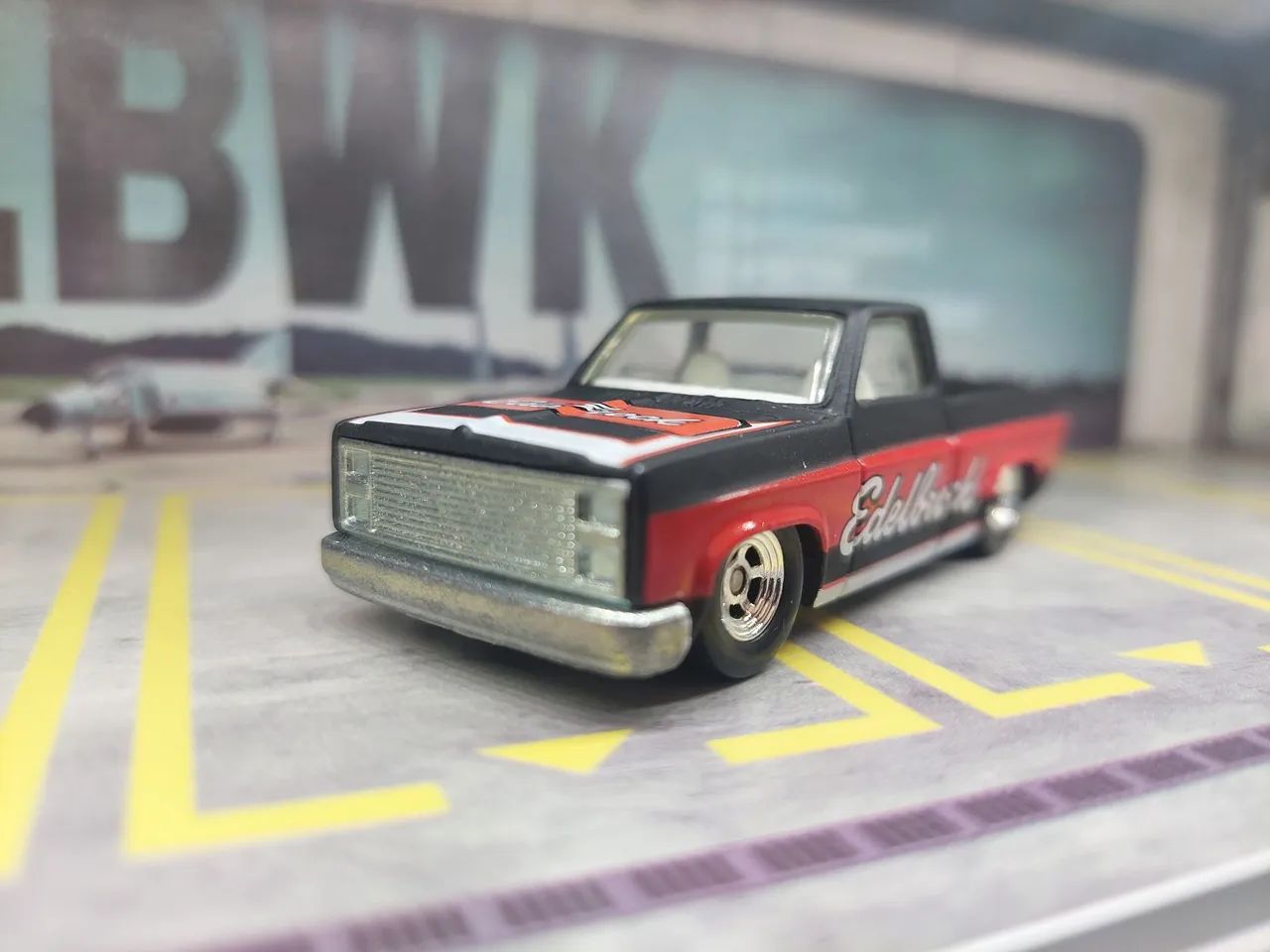 Hot Wheels '83 Chevy Silverado Edelbrock loose - Foto 3