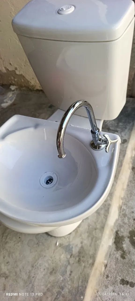 Conjunto de banheiro completo e pia praça cozinha de fibra reforçada 
