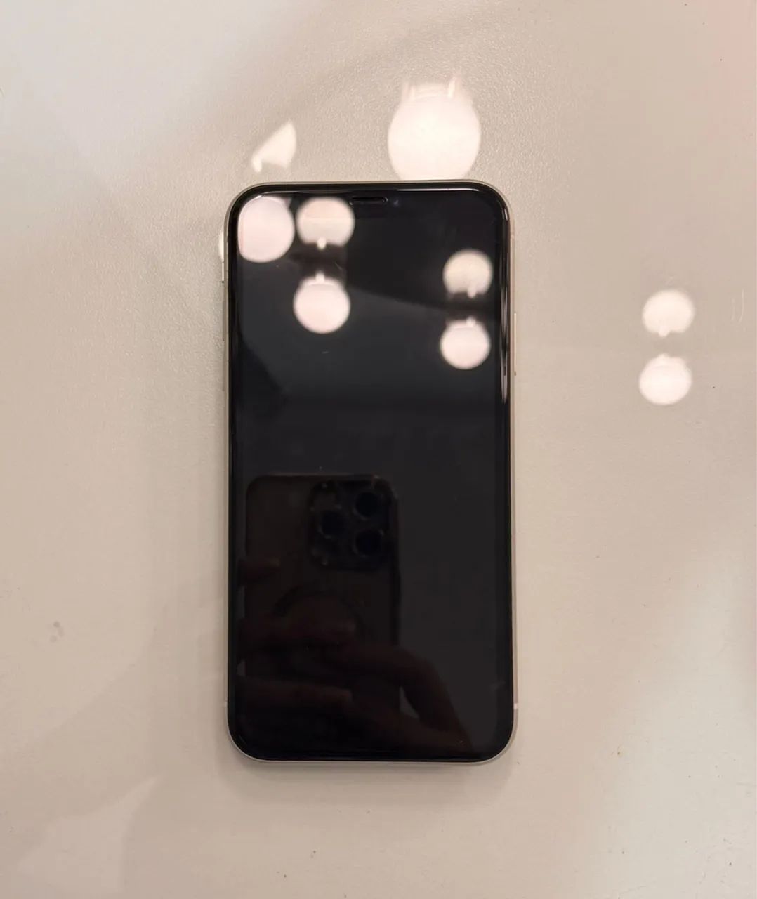 iPhone 11 64GB branco (todo original) nunca foi aberto - Foto 2