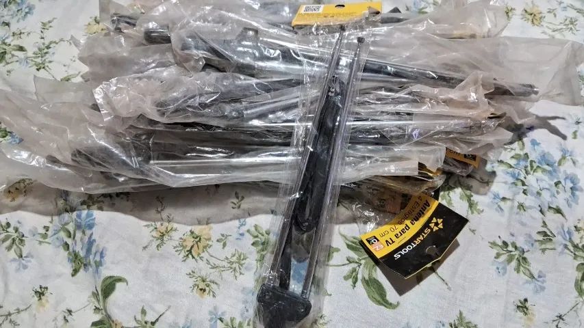  Kit Variado de Utilidades: Ferramentas, Antenas e Acendedores