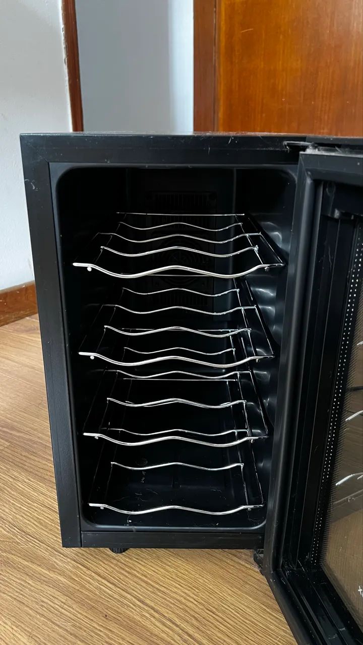 ADEGA REFRIGERADA PARA VINHO -LER OBS