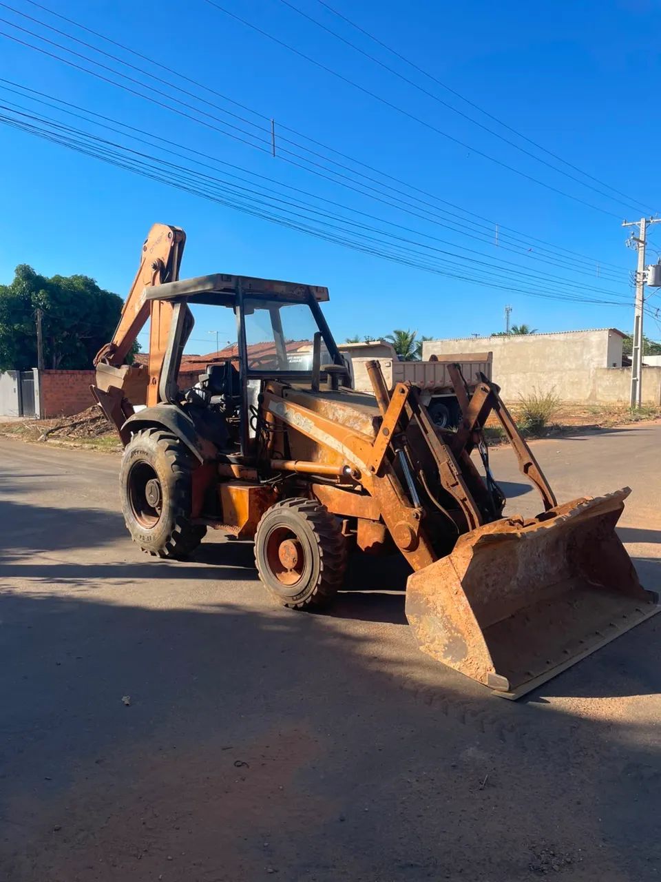 Retroescavadeira 580l 2006